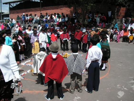 Druck einer Zeitschrift  mit dem Titel "Indigene Völker und Bildung"